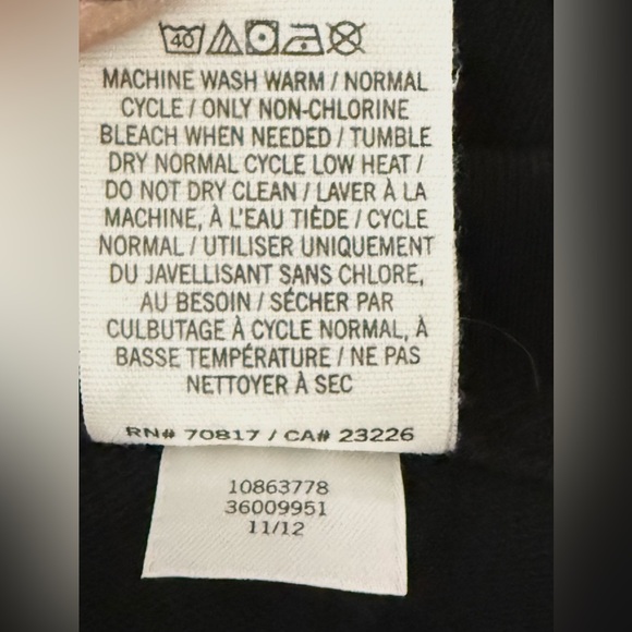 PINK Victoria’s Secret Black Crew Neck Sweatshirt Logo On Front Size Medium - Picture 6 of 6